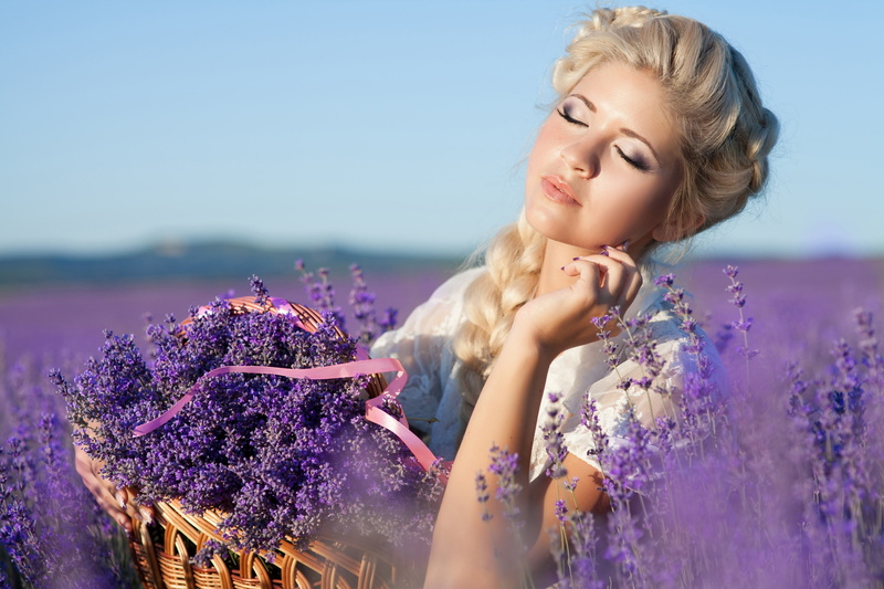 sofia andreevna, baskets, 2K, women, outdoors, lavender, blonde