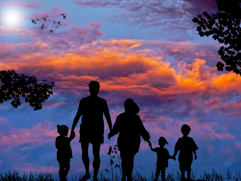 real people, group of people, leisure activity, relaxation, males, holiday, pair, togetherness, beauty in nature, light and shadow, people, daughter, man