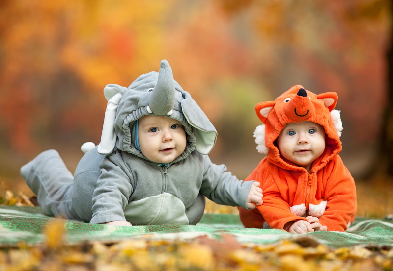 day, representation, suits, baby, two people, family, grey, outdoors, leaf, togetherness, innocence, costumes, elephant, autumn, men, 5K, young, males