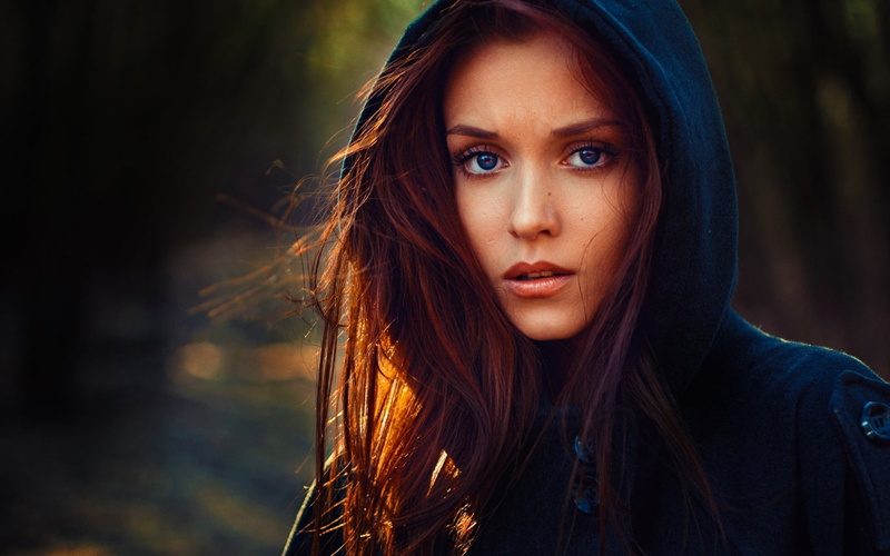 young women, headshot, redhead, adult, tree, sweater, one person, long hair, model, contemplation, 720P, focus on foreground, face, looking at camera