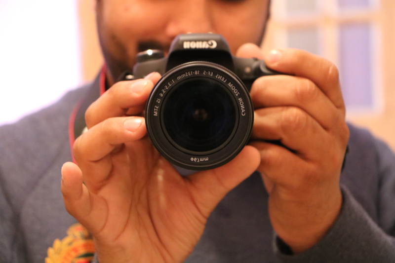 5K, dslr, photographic equipment, 18mm, lens - eye, camera, photographer, holding, slr camera, selfie, technology, lens - optical instrument, photographing