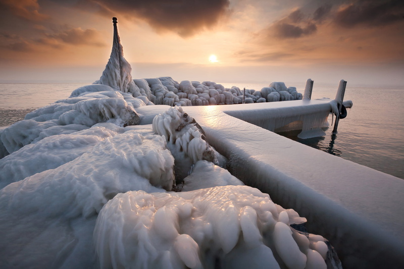 beauty In Nature, outdoors, white, snow, pier, sunlight, tranquil Scene, winter, backgrounds, frost, no People, dusk, storm, sea, paysage, gel, island