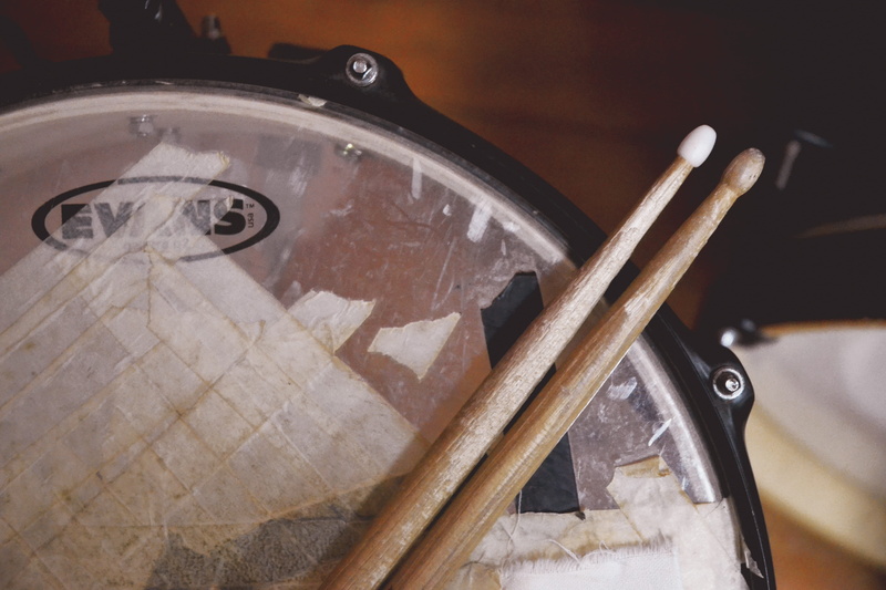 industry, drum sticks, drum, top, light, patch, evans, wood, wood - material, still life, no people, nature, two objects, high angle view, drums, metal