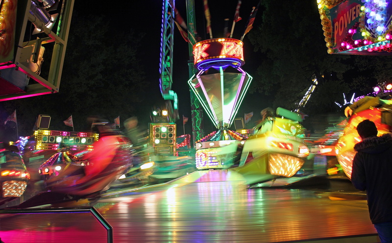 ferris wheel, night, lighting equipment, Party, atmosphere, illuminated, Evening, Carousel, reflection, entertainment, multi colored, built structure, fairground