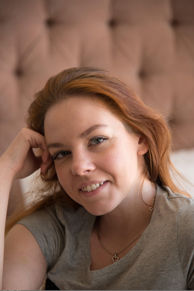 smiling, headshot, happiness, front view, focus on foreground, 5K, in bed, beauty, Domai.com, close-up, redhead, women, beautiful woman, indoors, Candy Red