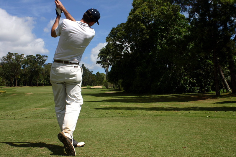 casual clothing, grass, tree, lifestyles, plant, leisure activity, 1080P, land, outdoors, weekend activities, real people, golf course, sport, day, Rear