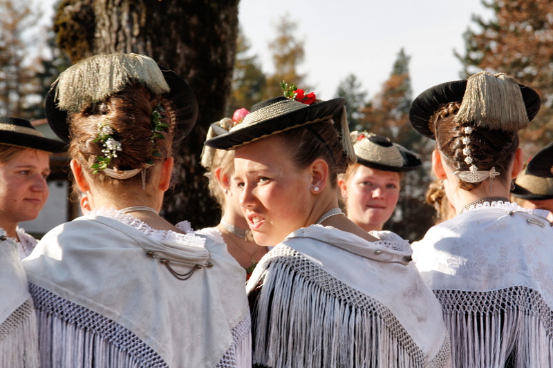togetherness, pleasure, festival, young adult, military uniform, women, human, lid, parade, tradition, portrait, real people, adult, men, armed forces