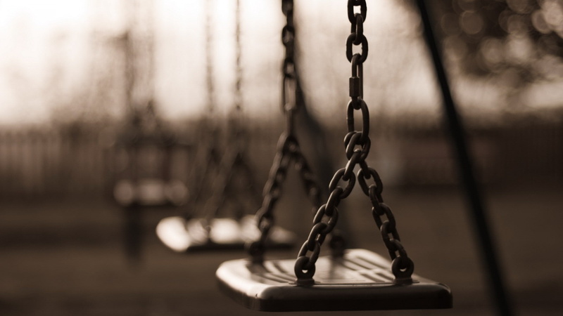 sepia, 1080P, chains, swings, depth of field