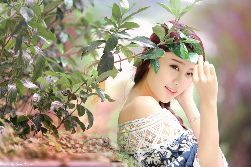 beautiful woman, Asian, young women, young adult, strapless dress, women, lifestyles, plant, outdoors, leaf, redhead, real people, auburn hair, nature