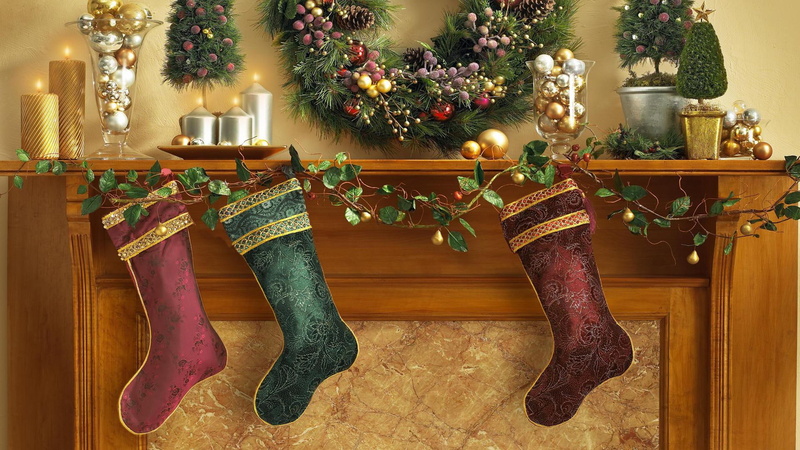 christmas, maroon, stocking, holidays, 1080P, chirstmas, stockings, green, decoration, 1920x1080