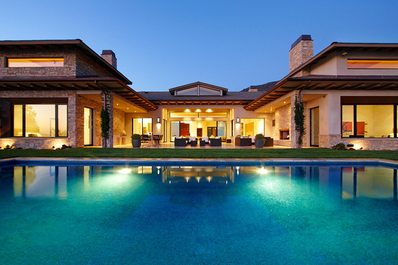 wealth, patio, relaxation, barbecue., building Exterior, new, illuminated, poolside, modern, clear sky, residential District, Villa, residential Building