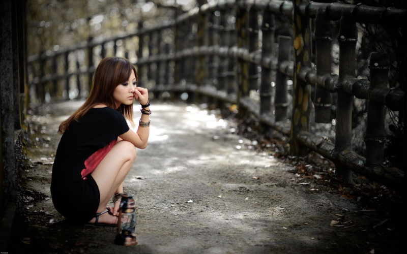 kneeling, 2K, women outdoors, Mikako Zhang Kaijie, women, model, Asian