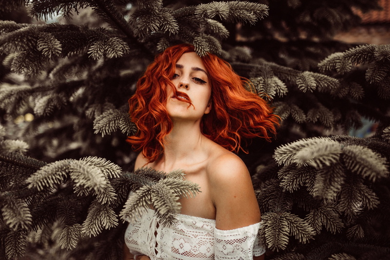 fashion, nature, women, fur, adult, glamour, hair, hairstyle, winter, dyed red hair, trees, beautiful people, beautiful woman, beauty, elegance, warm clothing