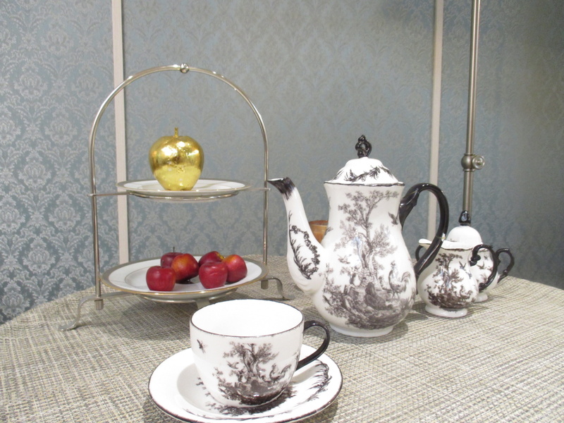 tray, indoors, mug, household equipment, tea cup, saucer, still life, tea - Hot Drink, wellbeing, crockery, cup, snack, 2K, tea time, teapot, refreshment