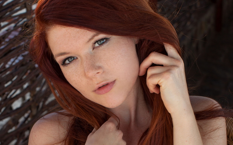 2K, women redhead mia sollis face freckles hazel eyes sensual gaze looking at viewer