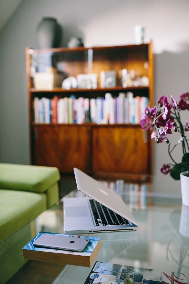 shelf, home, desk, working, focus on foreground, bookshelf, selective focus, typing, furniture, home Interior, modern, indoors, 4K, wiem, book, communication