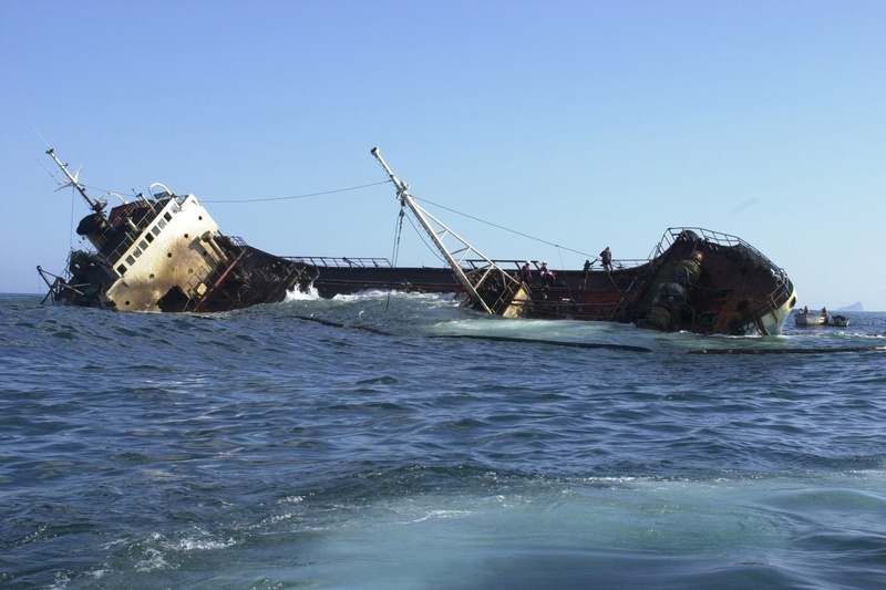 ruined, outside, transportation, 720P, shipwreck, galapagos islands, no people, deterioration, broken, accidents and disasters, mode of transportation