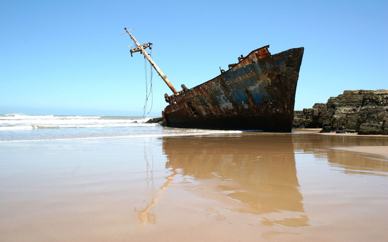 sky, crash, ruined, waters Edge, blue, no People, outdoors, damaged, abandoned, deterioration, mast, decline, sailboat, rusty, sand, fragments, demolished