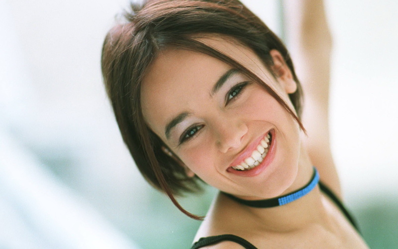smiling, focus on foreground, adult, looking at viewer, Alizee, hairstyle, looking at camera, brown eyes, indoors, close-up, portrait, emotion, young adult