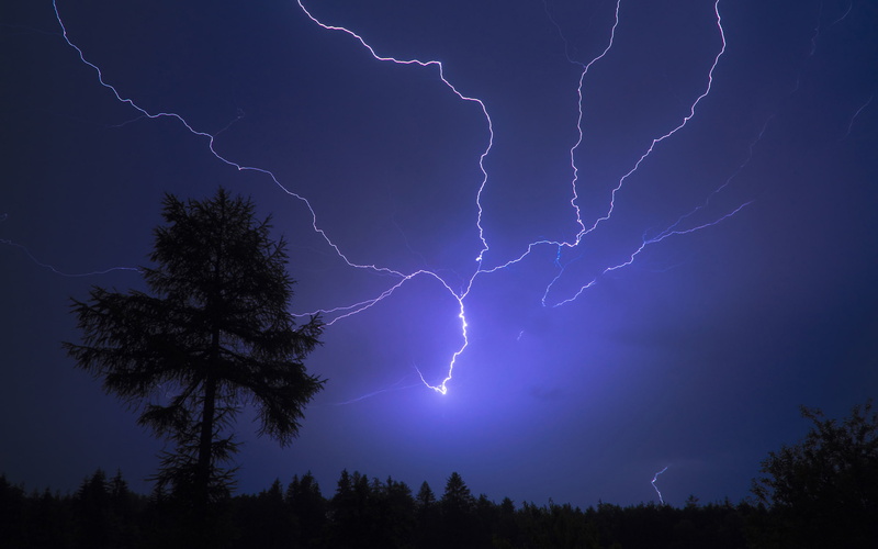 lightning, 2K, photography, longexposure, silhouette, nikond90, night, landscape, sky, italy, trees, purple, nikon, flash