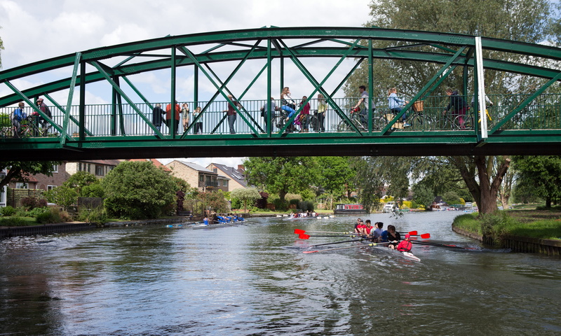 architecture, real people, pedestrians, crowd, built structure, outdoors, bridge - man made structure, river, city, men, nature, rowers, transportation