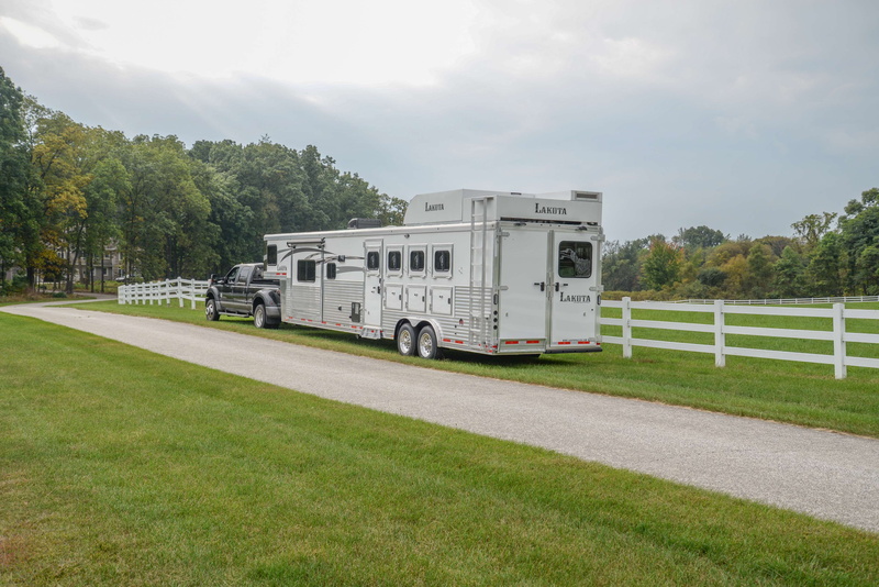 horses, transportation, vehicle trailer, farm in summer, land vehicle, no people, day, field, farm, ford truck, 4K, horse rv, plant, grass, land, mode of transportation