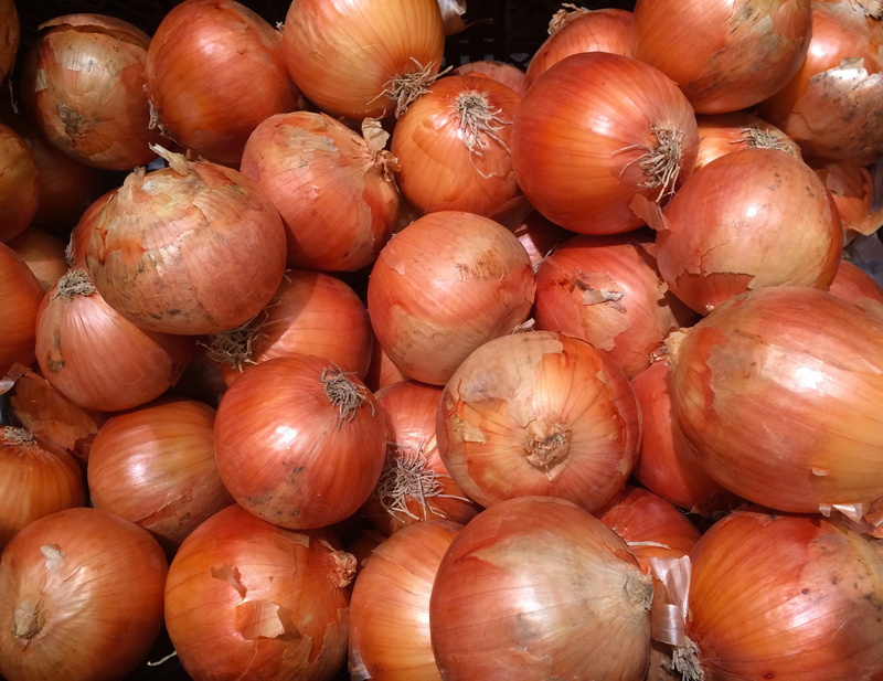 close-up, freshness, high angle view, department, living, food, day, onion, large group of objects, for sale, onions, market, retail, still life, japan