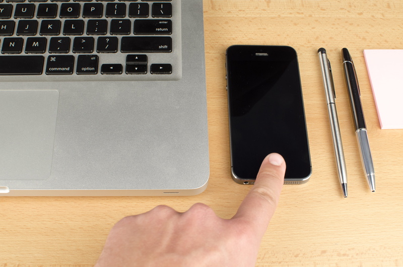 macbook, human body part, one person, body part, hand, iphone, screen, technology, finger, gray, laptop, connection, human hand, cellphone, communication
