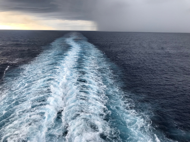 beauty in nature, horizon, no people, horizon over water, cloudy, motion, sky, river, lake, tranquil scene, scenics - nature, waves, nature, wake - water