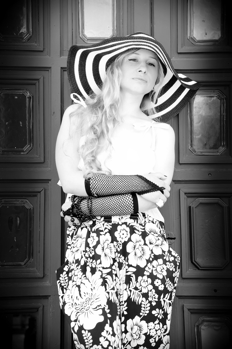 wide-brimmed hat, young women, bw, 4K, one person, casual clothing, madame, outdoors, real people, girl, clothing, dress, three quarter length, summer