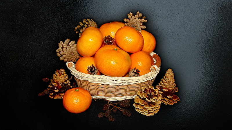 spruce cones., cool, wedding, basket, winter still life, beauty, elegantly, beautiful, the, nature, Rowan, harmony, 1080P, bouquet, authors photo by Elena Anikina