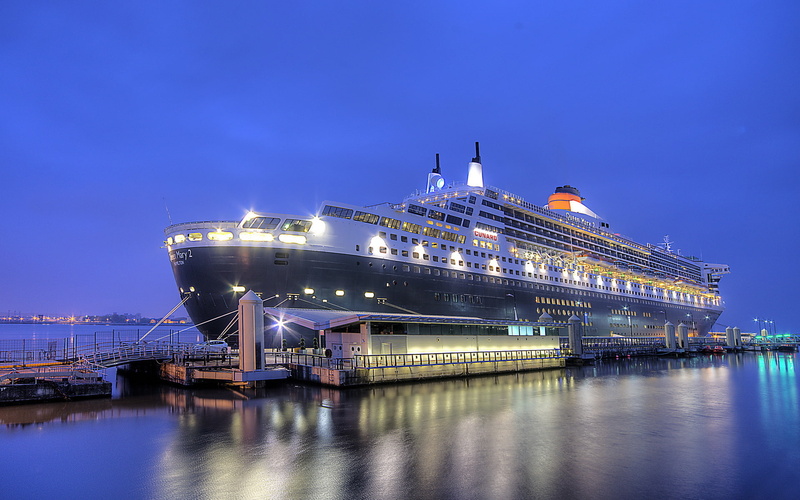 the city, Liverpool, 1080P, black, Queen Mary 2, port, night, cruise, white, ship