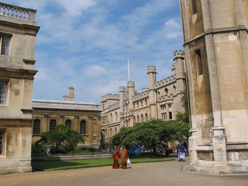 landmark, prestigious, building, history, real people, people, architectural column, lifestyles, adult, 1080P, day, campus, men, architecture, outdoors