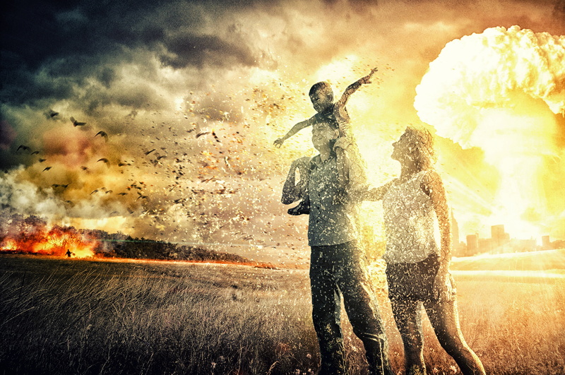 a nuclear explosion, pustosh, people, family, Field, 4K, war