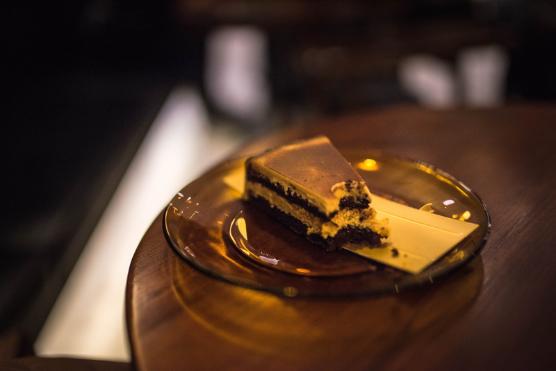 creme, pastry, cutlery, temptation, food, unhealthy eating, caramel, cookie, saucer, baked, dessert, plate, glass, bakery, food and drink, table, luxury