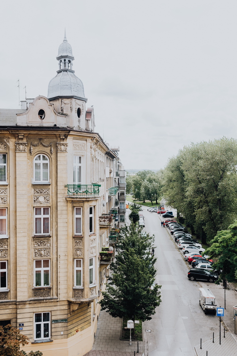 first, karkow, polish, sky, religion, land vehicle, magic, building exterior, architecture, capital, car, travel, Poland, 5K, town, built structure, city