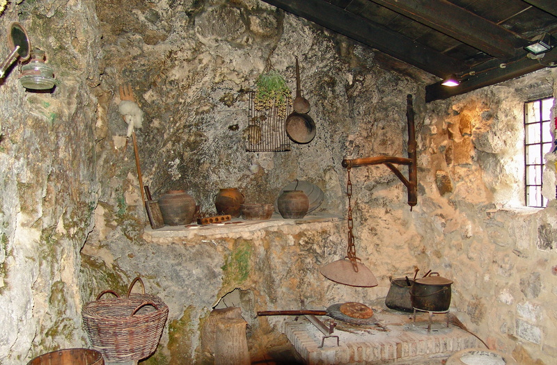 roof beam, poverty, abandoned, hanging, no people, farmer kitchen, domestic room, built structure, home, bad condition, wood - material, nostalgia, ceiling