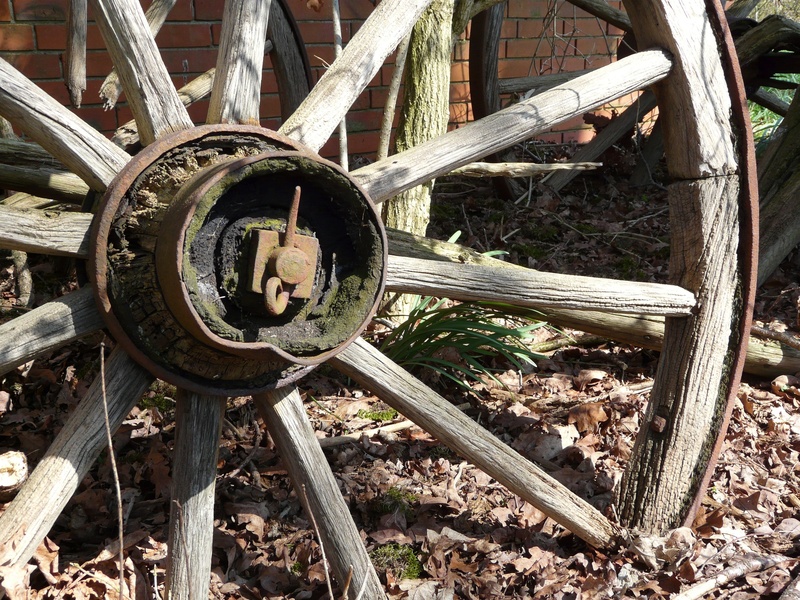 2K, land, nature, carriage wheels, rusted, wagon wheel, wooden wheel, day, outdoors, wood - material, transportation, no people, old, field, deterioration