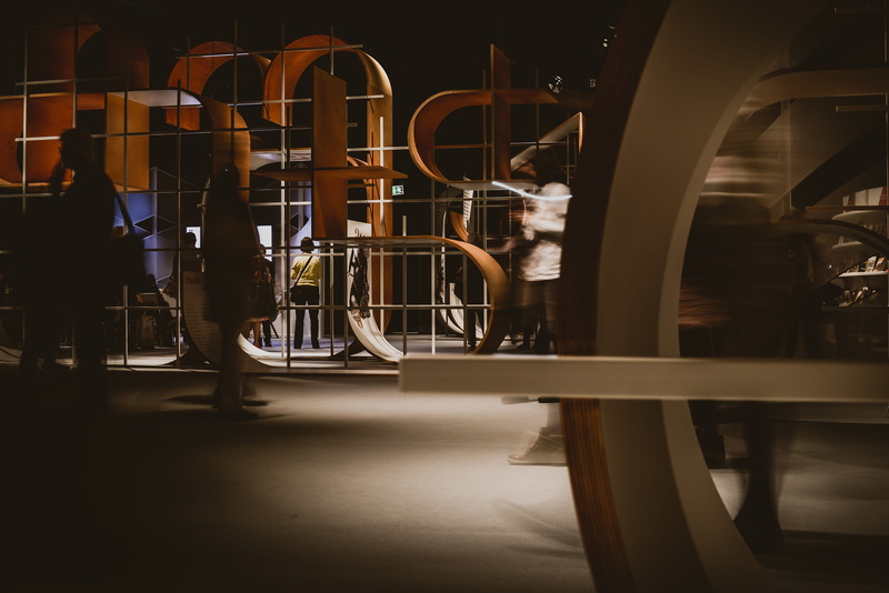 crockery, Frankfurt, food and drink industry, in a row, indoors, illuminated, absence, Shadow, pub, architecture, flooring, no people, factory, People