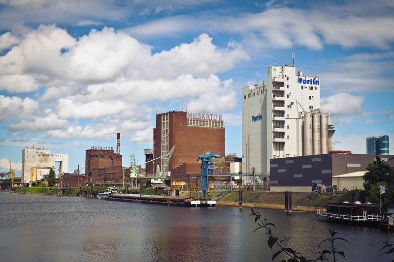broken, urban Skyline, outdoors, decay, lost places, dilapidated, factory building, ship, modern, architecture, industrial plant, day, düsseldorf, port
