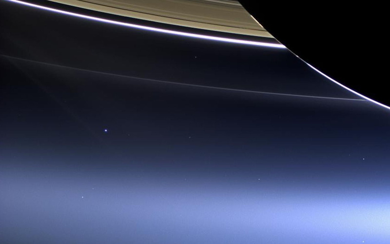 abstract, black color, curve, fantasy, light - natural phenomenon, softness, technology, no people, astronomy, luxury, blue, nasa space saturn earth planetary rings