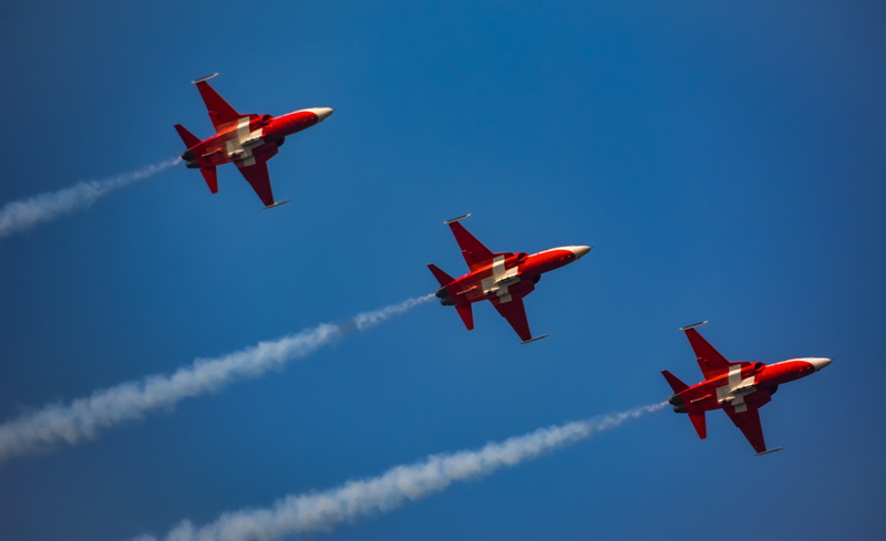 airplane, vapor trail, on the move, f5, switzerland, plane, military, aircraft, mode of transportation, flying, patrol, flight, fighter plane, speed, training