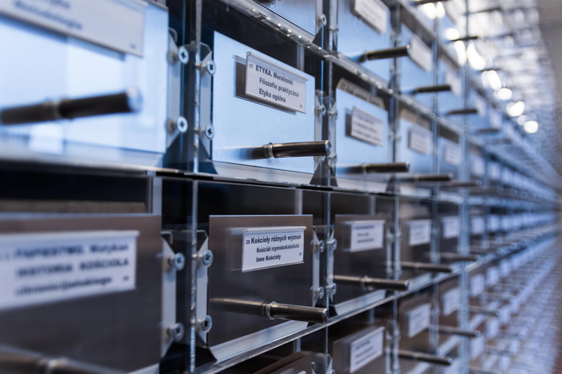 rack, this book is, 2K, shelf, selective focus, domestic room, gray, building, catalogue, technology, text, focus on foreground, day, label, business