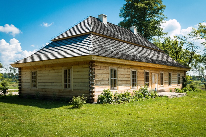 sky, house, masłów, field, cottage, white, wooden house, day, zeromski, roof, wooden cottage, 2K, ciekoty, built structure, brown, plant, growth, old house