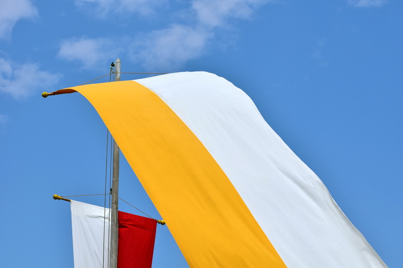 sailboat, christianity, blow, sunlight, church flag, 5K, mode of transportation, sunny, multi colored, nature, white, church banner, nautical vessel, flag