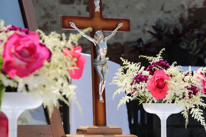 spiritual, holiday, tradition, nature, flowering plant, catholic, flower, sculpture, cross, procession, flower arrangement, christian, creativity, tijelovo