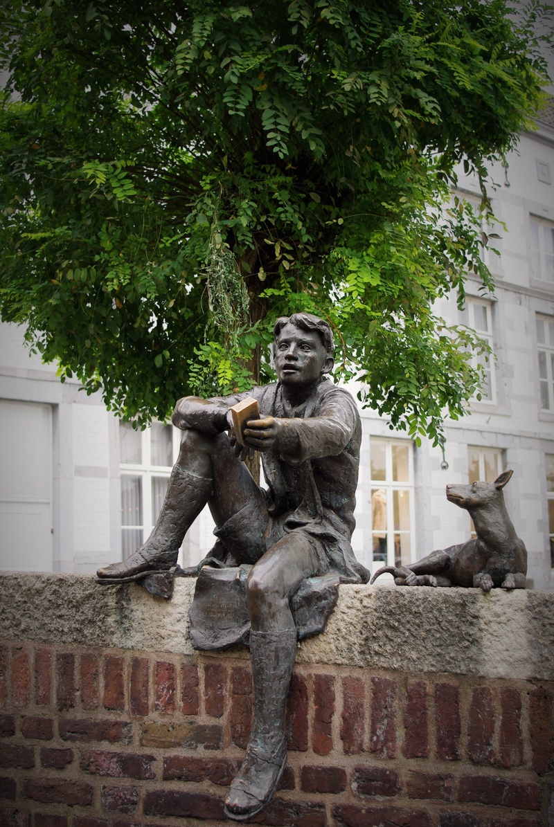 exhibition, 2K, craft, artwork, creativity, bookworm, metal art, wall, nature, representation, no people, reflection, sheet, the past, statue, male likeness