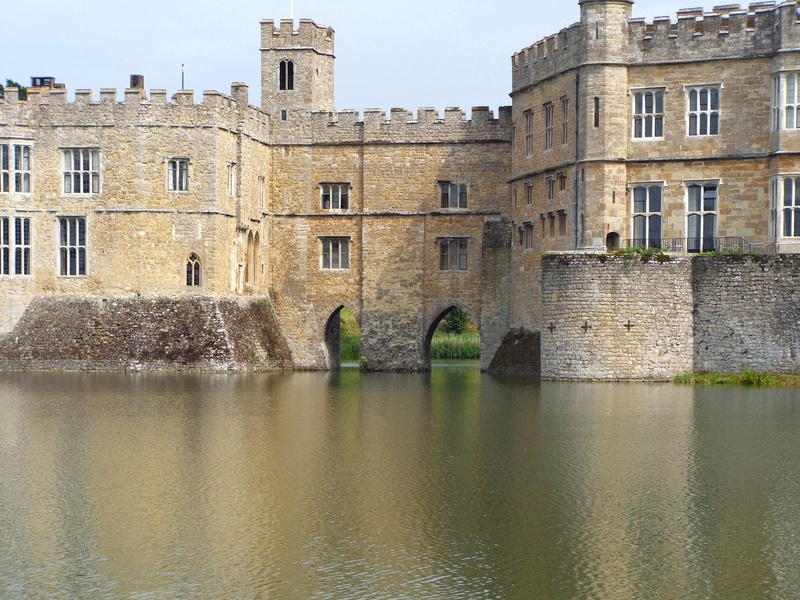 architecture, historical, residence, bridge, sky, spring, bridge - man made structure, leeds castle, river, outdoors, building, building exterior, landmark