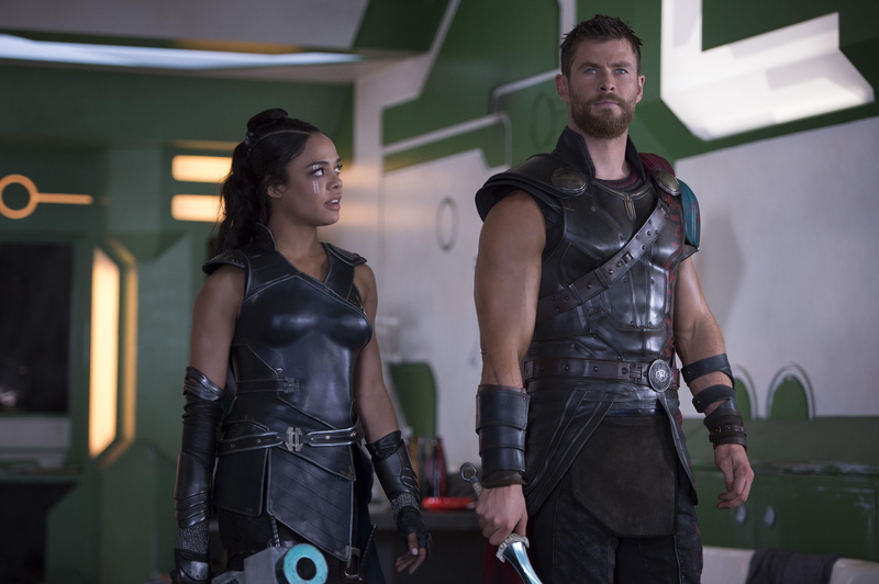 2017 movies, three quarter length, thor, movies, gun, adult, men, young women, 4K, young men, women, people, standing, real people, front view, valkyrie
