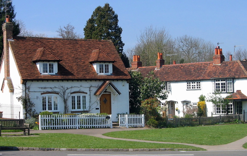 summer, grass, no people, front or back yard, house, detached house, mansion, built structure, village, building, home ownership, brick, English, 1080P